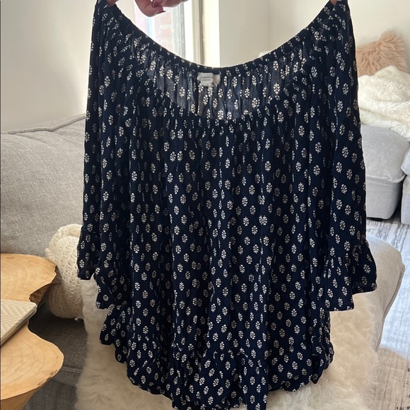 beachlunchlounge Navy Blue Floral Off-Shoulder Blouse - Picture 7 of 7